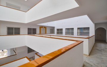 Property slide 32