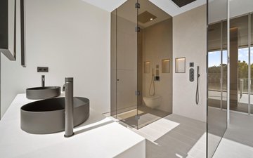 Property slide 32