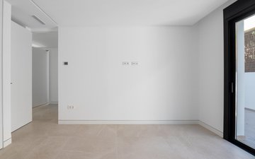 Property slide 76