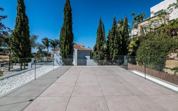 Property slide 86