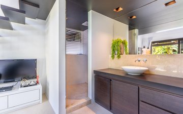 Property slide 72