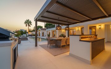 Property slide 80