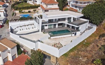Property slide 81