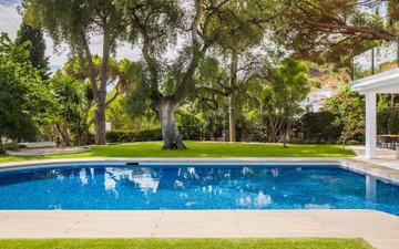 Property slide 61