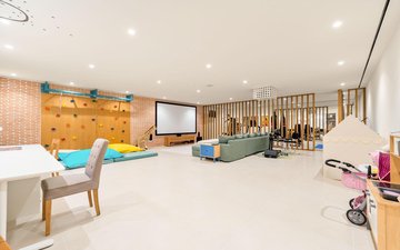 Property slide 60