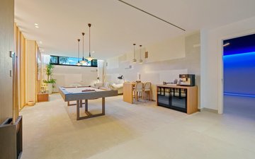 Property slide 61