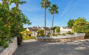 Property slide 44