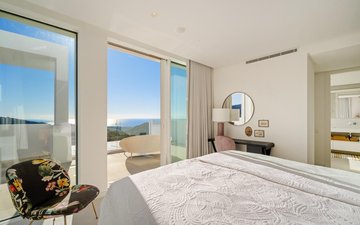 Property slide 17