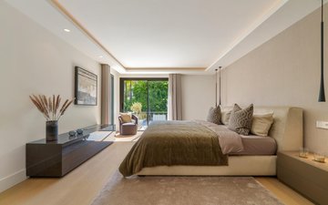 Property slide 32