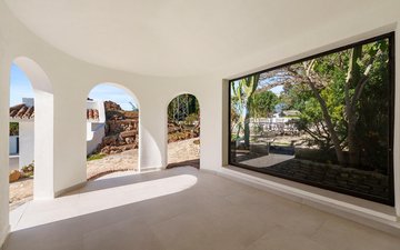 Property slide 17