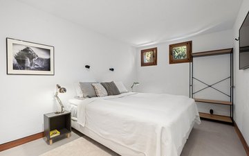 Property slide 21