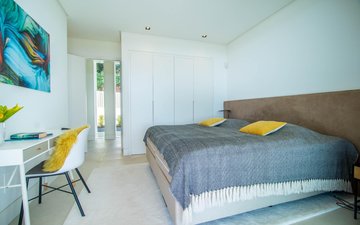 Property slide 61