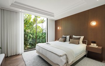 Property slide 32