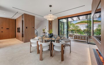Property slide 80