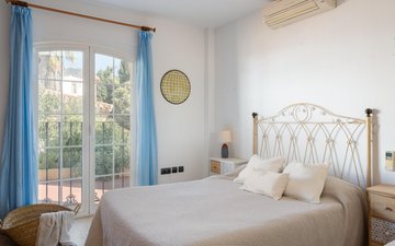 Property slide 32