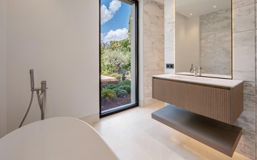 Property slide 76