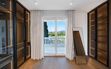 Property slide 17