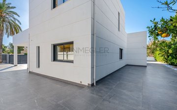 Property slide 31