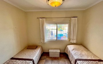 Property slide 10