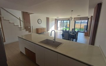 Property slide 6