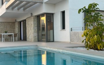 Property slide 10