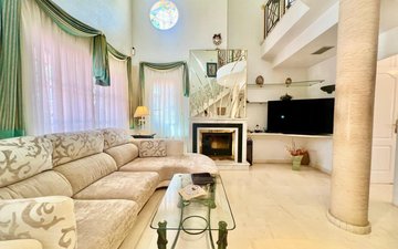 Property slide 32