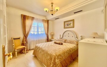 Property slide 44