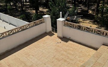 Property slide 10