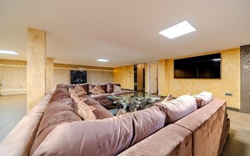Property slide 18