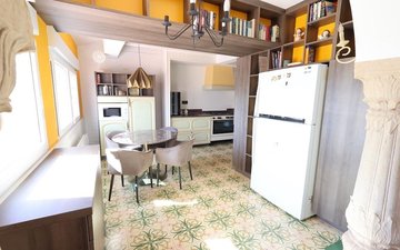 Property slide 10