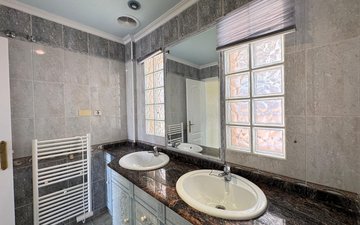 Property slide 44