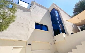 Property slide 14