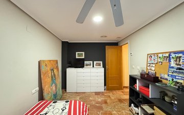 Property slide 32