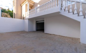Property slide 10