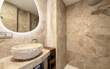 Property slide 32