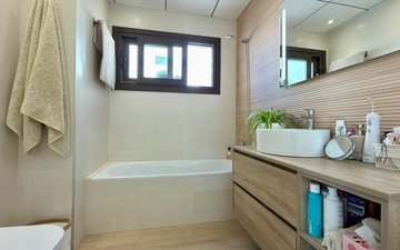 Property slide 14