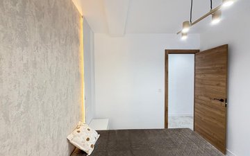 Property slide 32