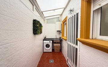 Property slide 32
