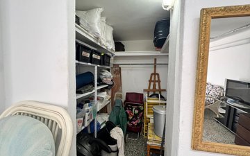 Property slide 32