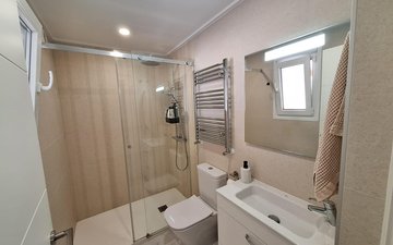 Property slide 32