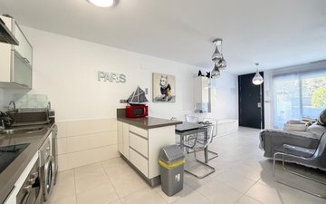 Property slide 16