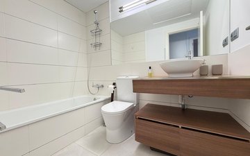 Property slide 32