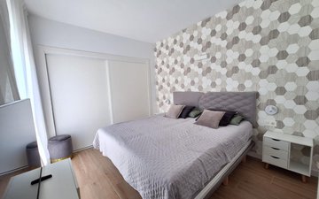 Property slide 14