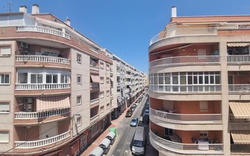 Property slide 32
