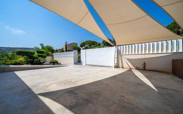 Property slide 10