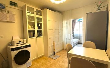Property slide 10