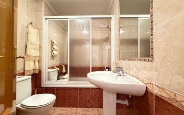 Property slide 32