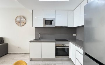 Property slide 32