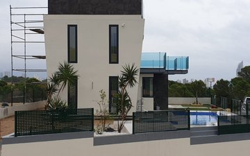 Property slide 10