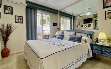 Property slide 25